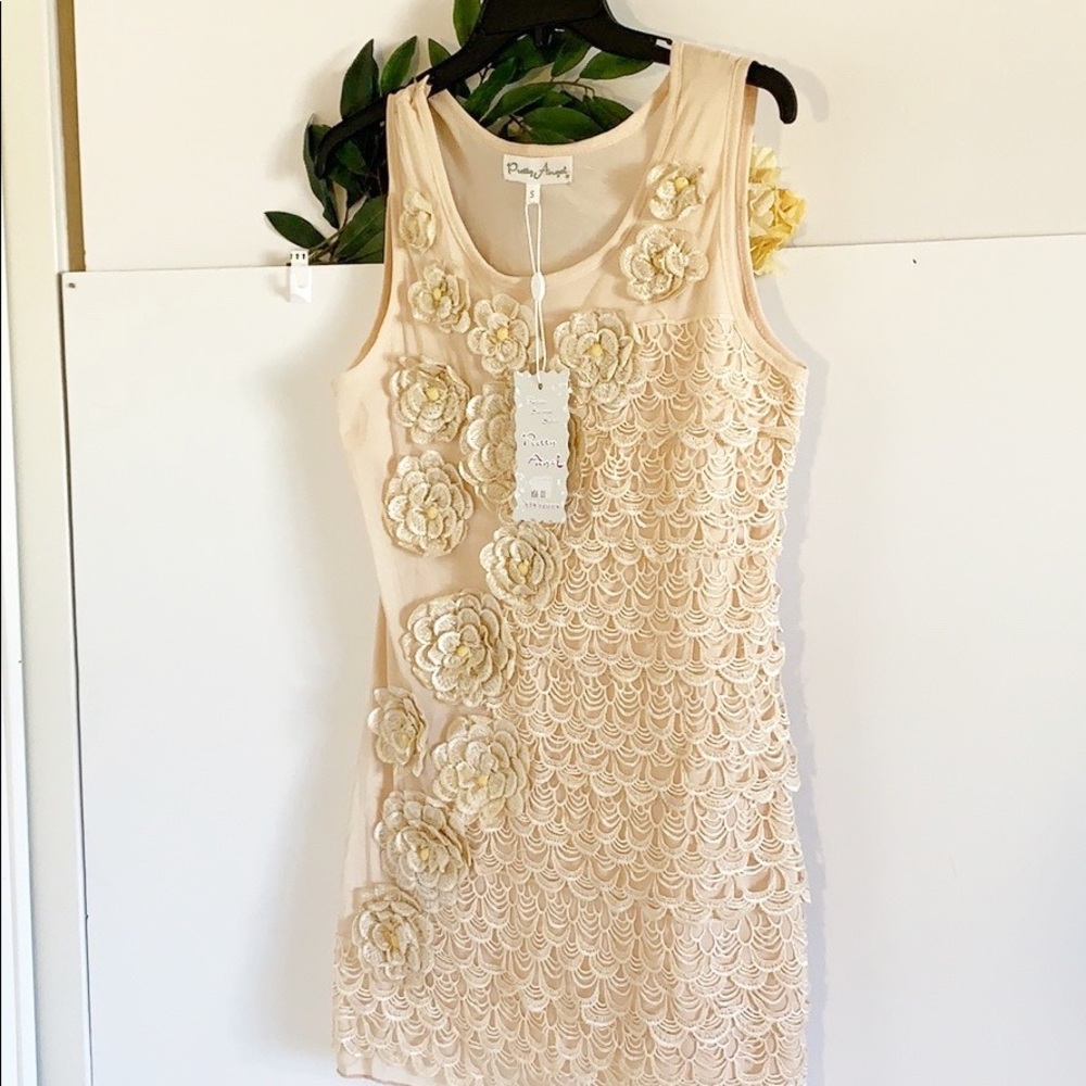 Pretty Angel Crochet Silk Flower Stretch Tunic! - Picture 1 of 4